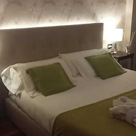 Charme Szálloda Prato (Prato)